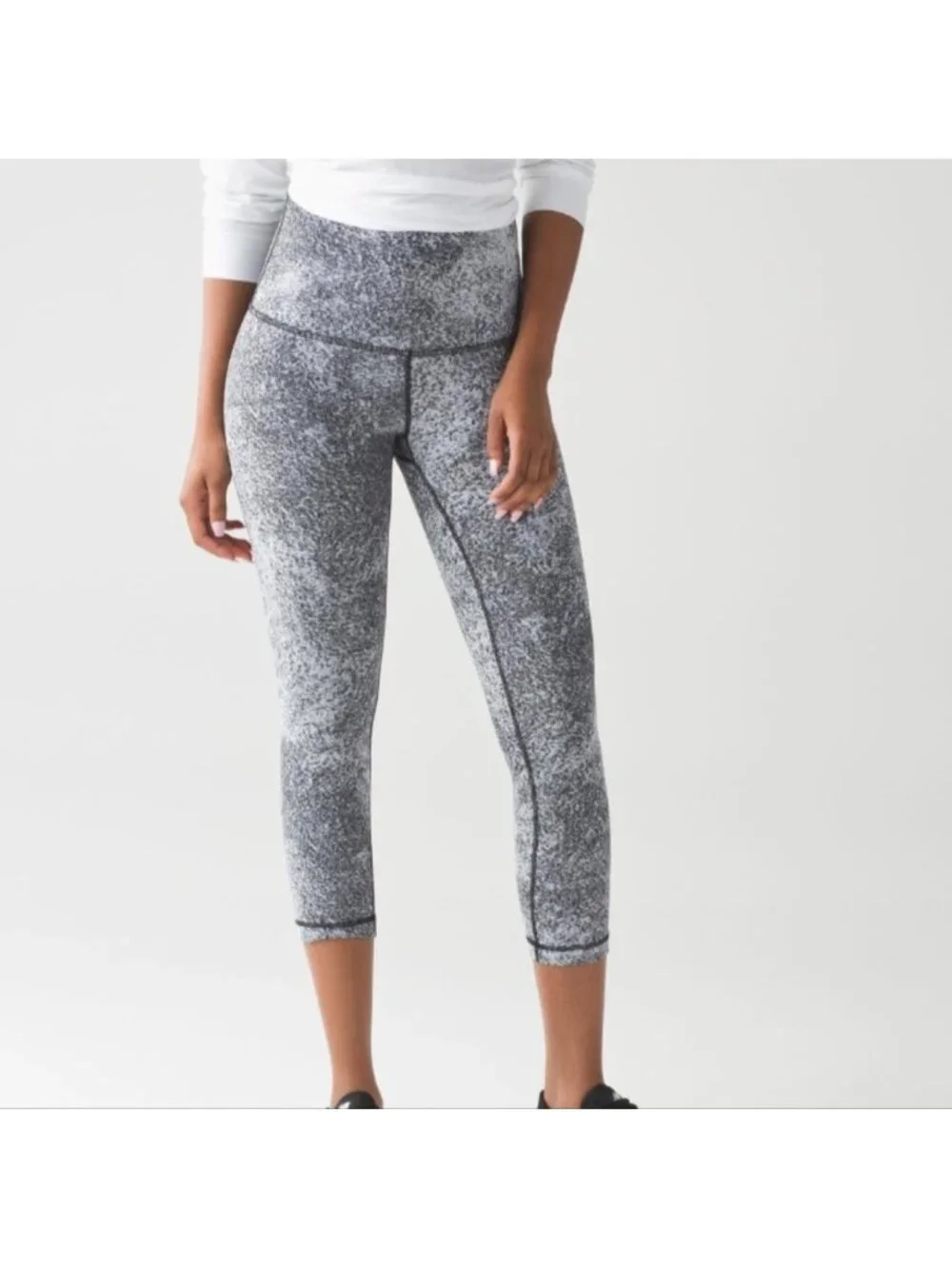 Lululemon Wunder Under Pant (Hi-Rise)Luon Spray Jacquard White Black